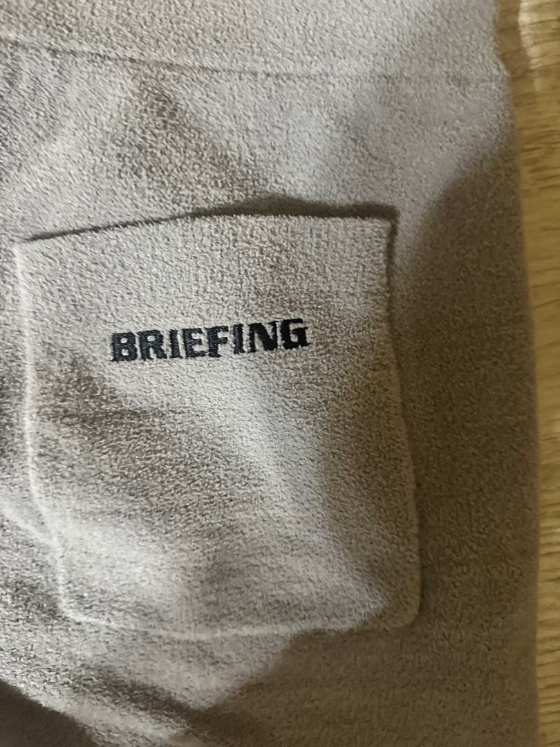 ブリーフィンググレー プリントロゴ 上下