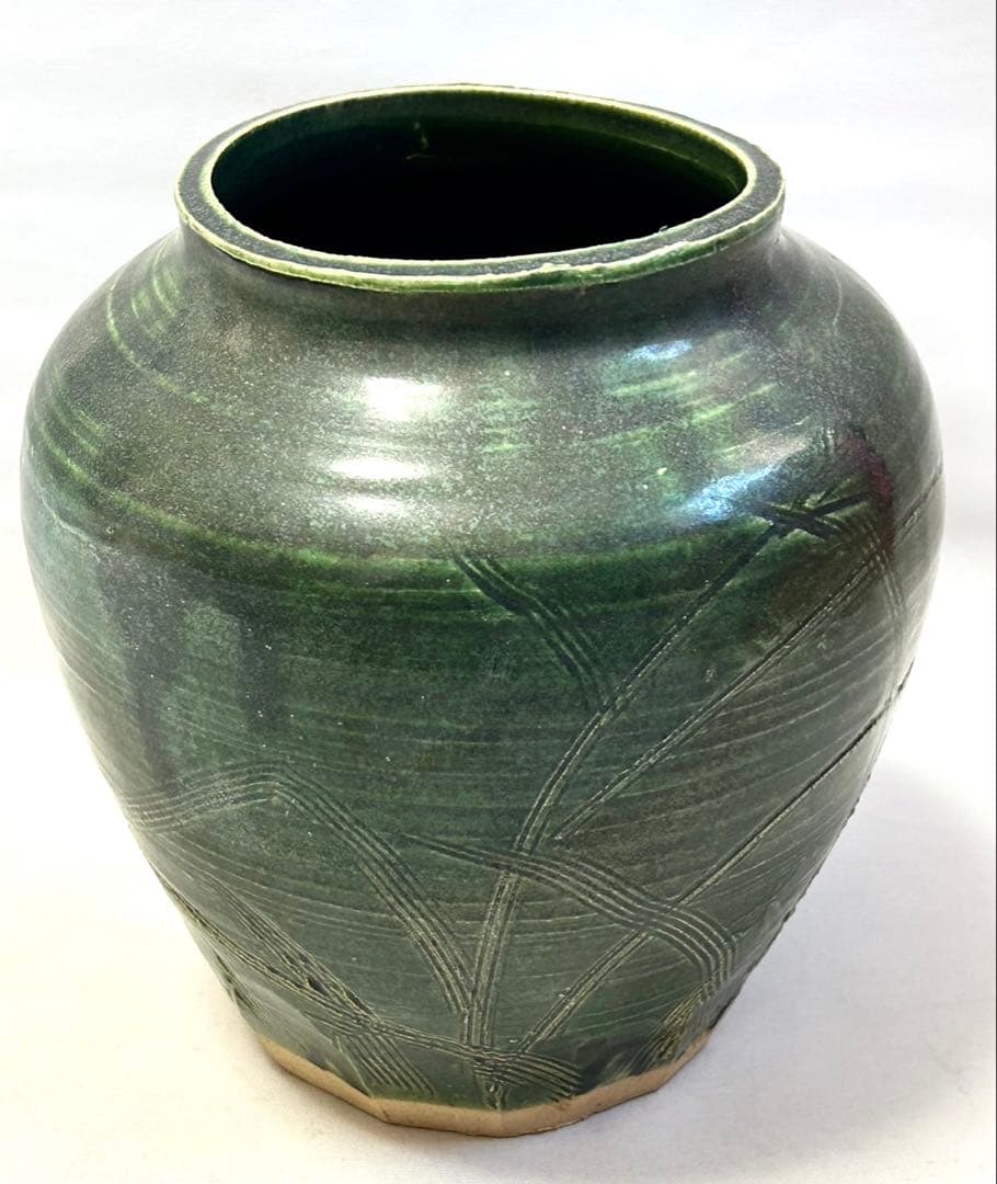 魯山人　秋草彫緑釉壷