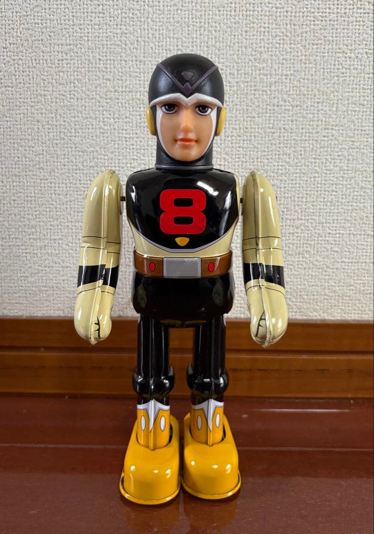 8マン　フィギュア