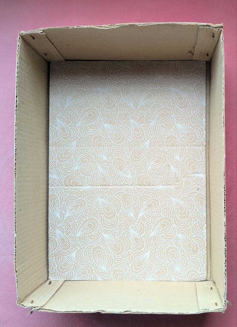 東橋の作品　「本蒔絵漆器」　「金蒔絵（かなまきえ）」文箱　「美術工芸」社