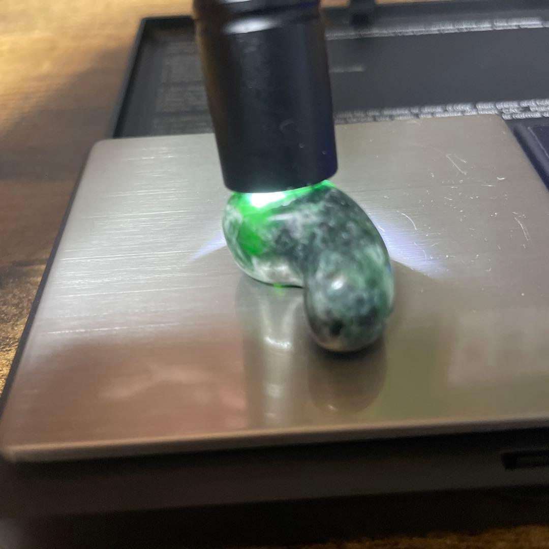 11g 糸魚川　翡翠　勾玉　緑
