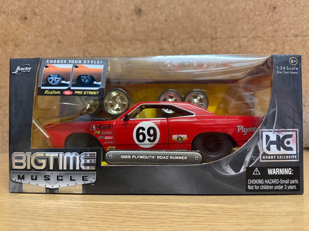 【廃番】1969 Plymouth Road Runner Jada 1:24