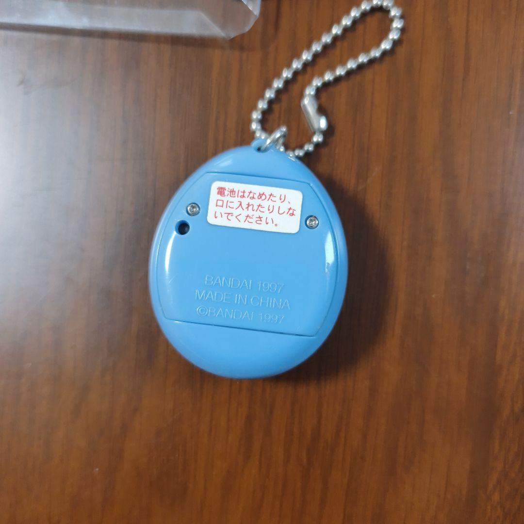 BANDAI たまごっち 青 1997年製 シール付き※動作未確認