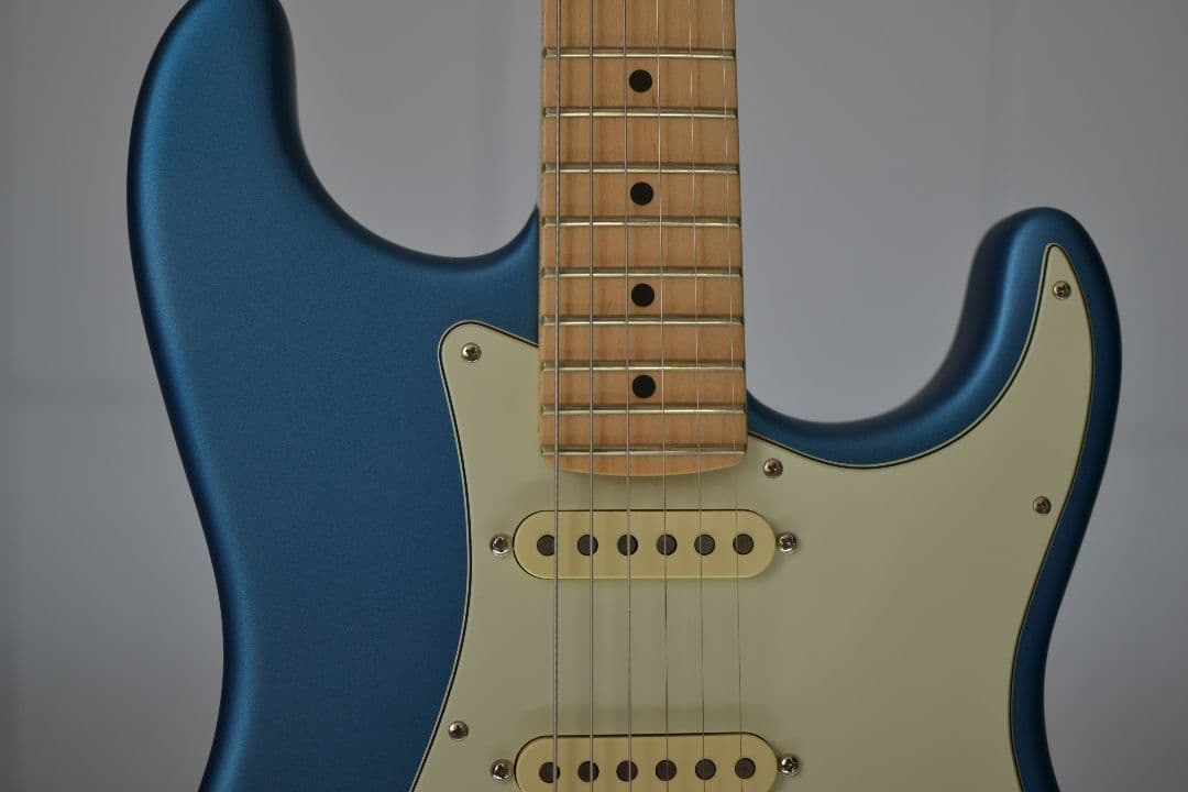 8*様 Fender American Performer Stratocast