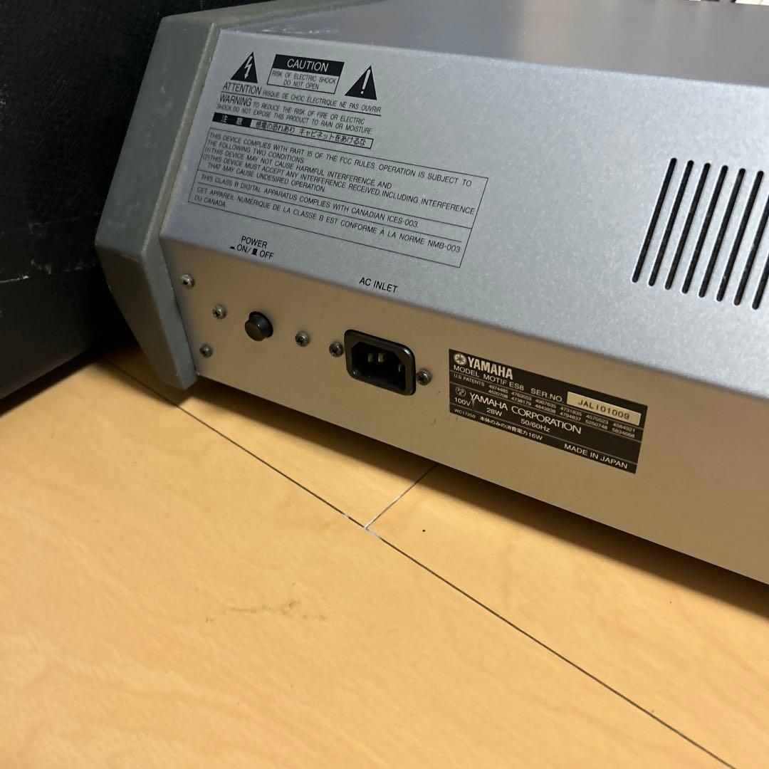 Yamaha MOTIF ES8 シンセサイザー