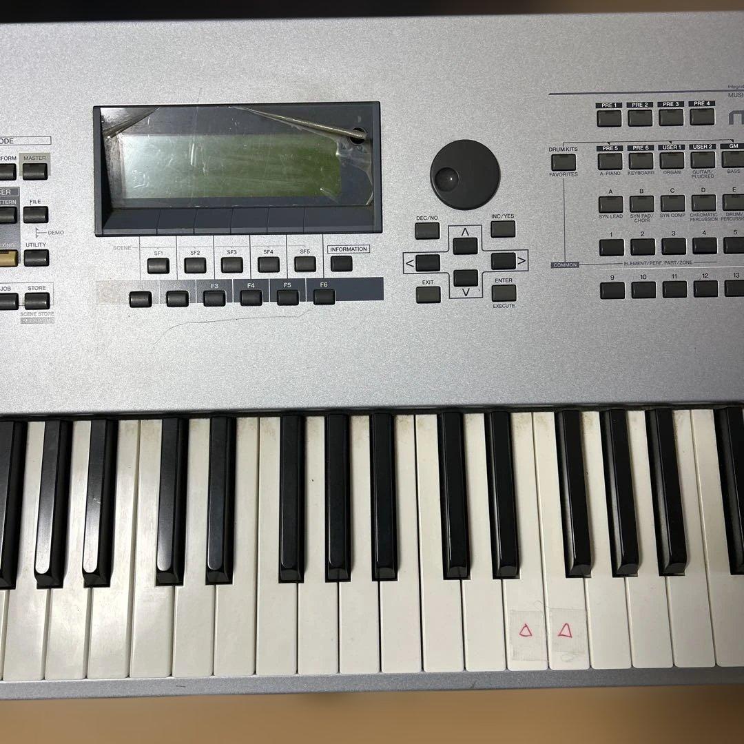 Yamaha MOTIF ES8 シンセサイザー