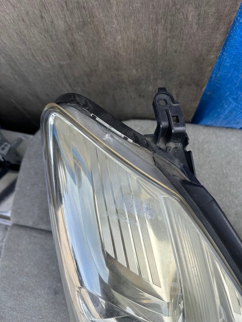 トヨタ　クラウン　GRS200 ヘッドライト 左右　セット　一台分