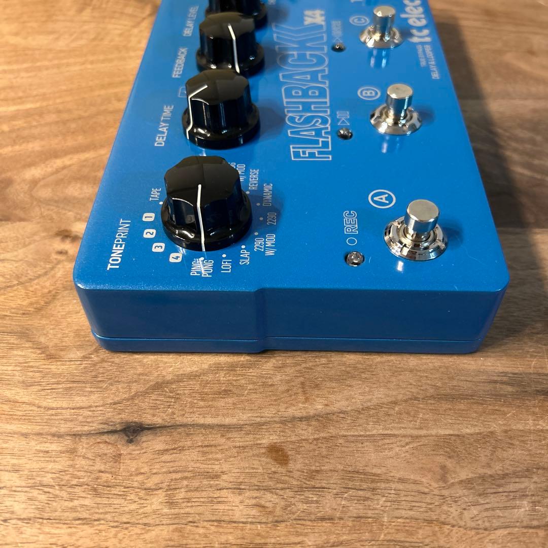 tc electronic Flashback X4 ギターエフェクター　箱つき