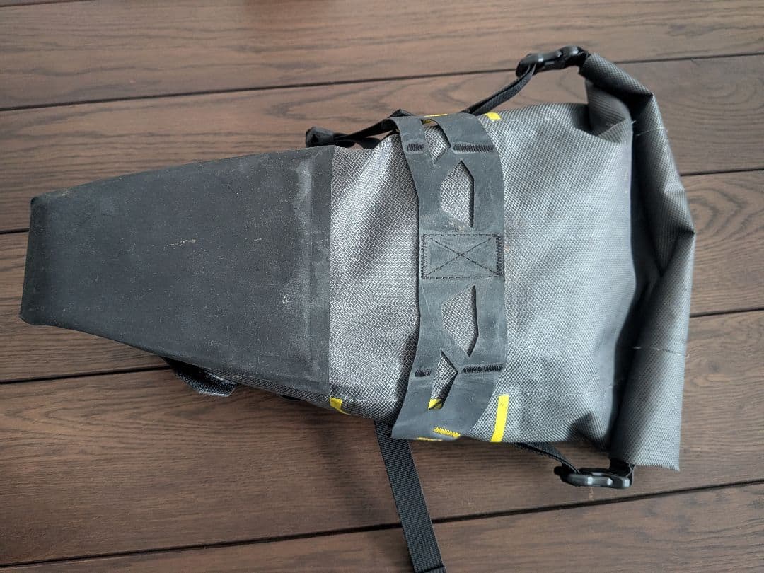 apiduraサドルバッグ　9L