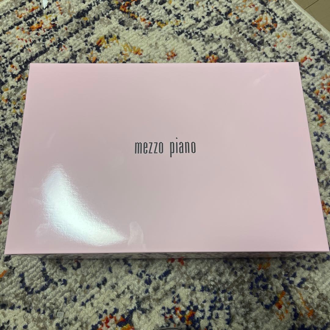 【新品未使用】mezzo piano ポンチョ