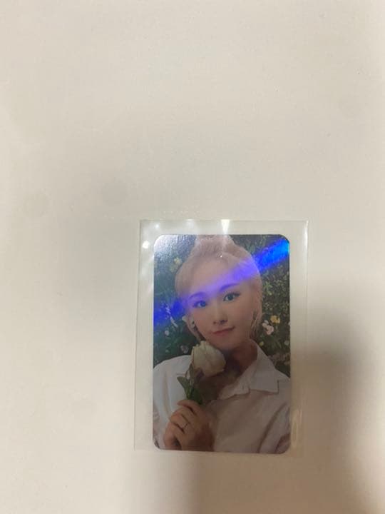 EVERGLOW トレカ 即購入禁止