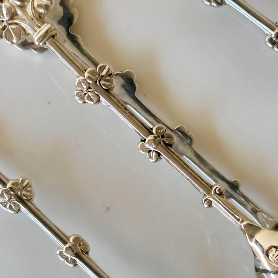 英国製　純銀　ティースプーンとシュガートング　シャムロック　クローバー