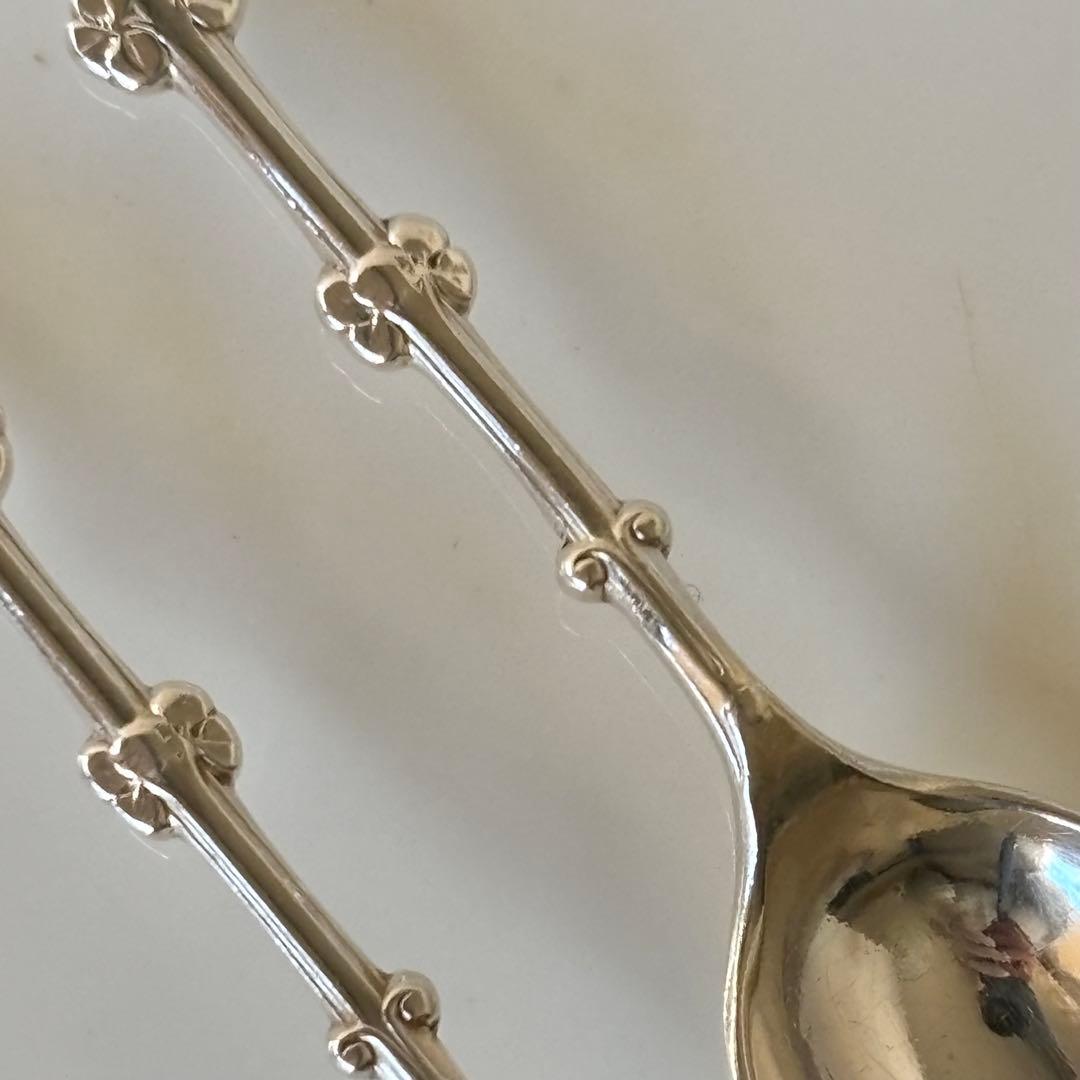 英国製　純銀　ティースプーンとシュガートング　シャムロック　クローバー