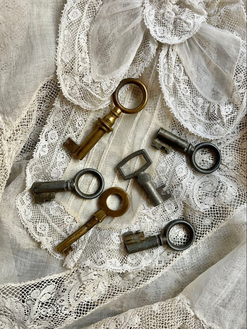 ◆フランスアンティーク｜まとめ売りミニキー鍵小さい金属輪っかシルバーブロンズ幸運