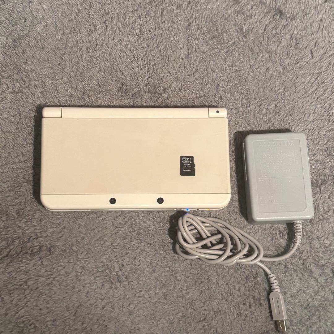 New Nintendo 3DS ホワイト 動作良好 SDカード 充電器 付属