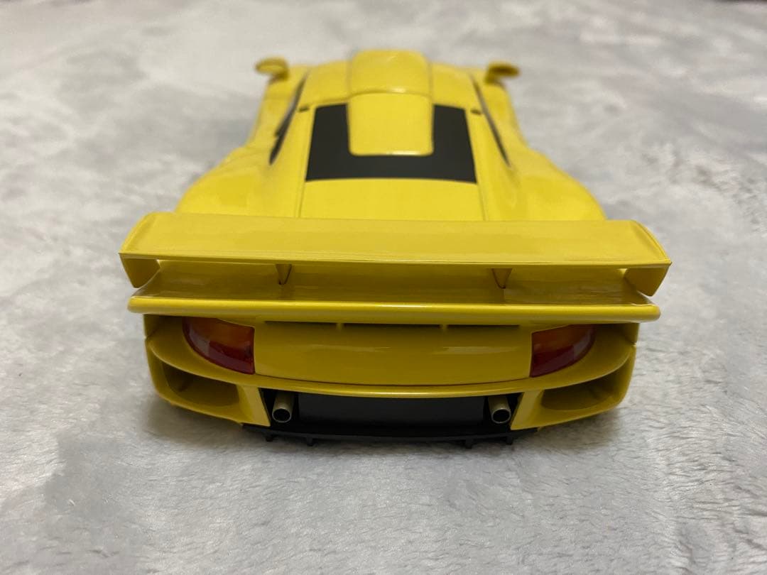 ミニカー UT PORSCHE 911 GT1 1/18