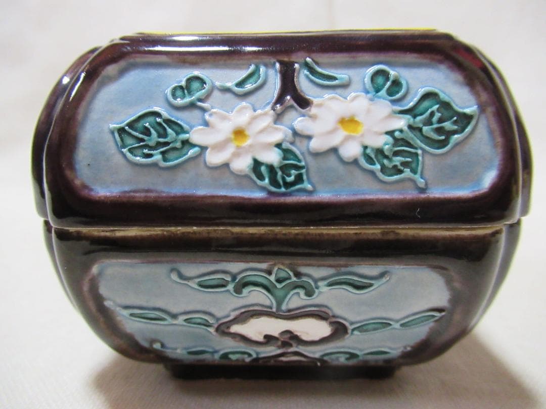 茶道具　清閑寺祥平造　交跡花笠四方角画　香合　共箱