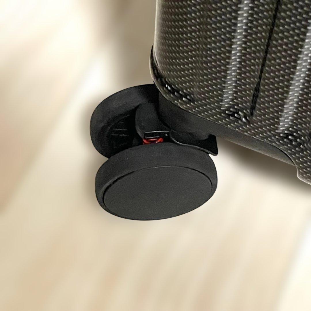 キャリーケース　24インチ　スーツケース　② ブラック　黒　四輪キャスター