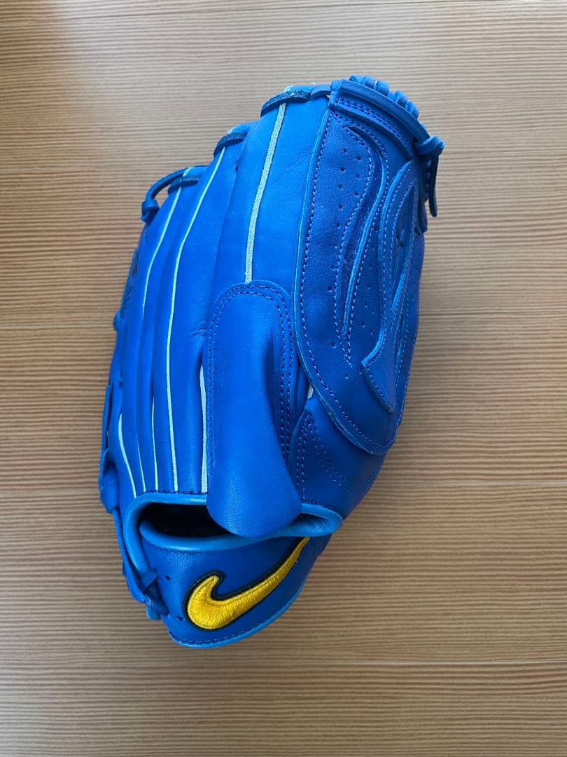 NIKE 軟式用グローブ　岩隈モデル