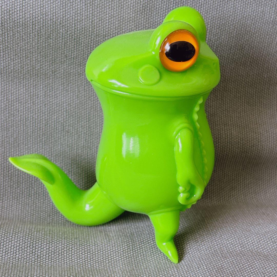 スカルチュラ 歩行食中植物 ウツボカエル 黄緑整形 ドールアイ ソフビ 人形