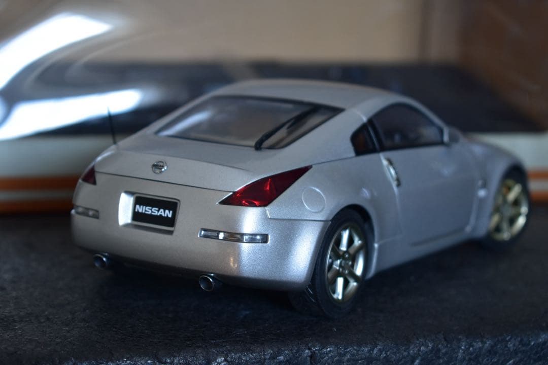 1/18 オートアート 日産 フェアレディZ Z33 350Z ミニカー