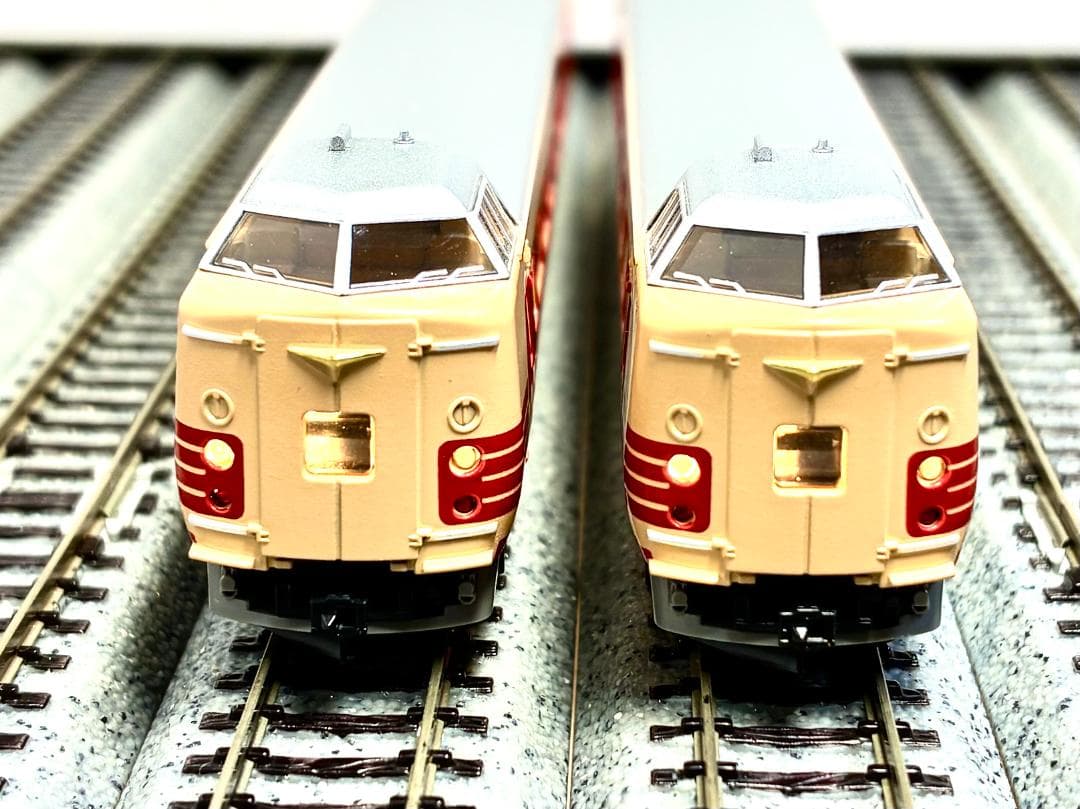 ＊絶版 希少品＊『国鉄381系振子電車9両フル編成』室内灯・TNカプラー装備編成