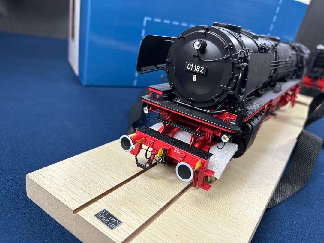 ドイツ 蒸気機関車 KM1 Modellbau BAUREIHE 01