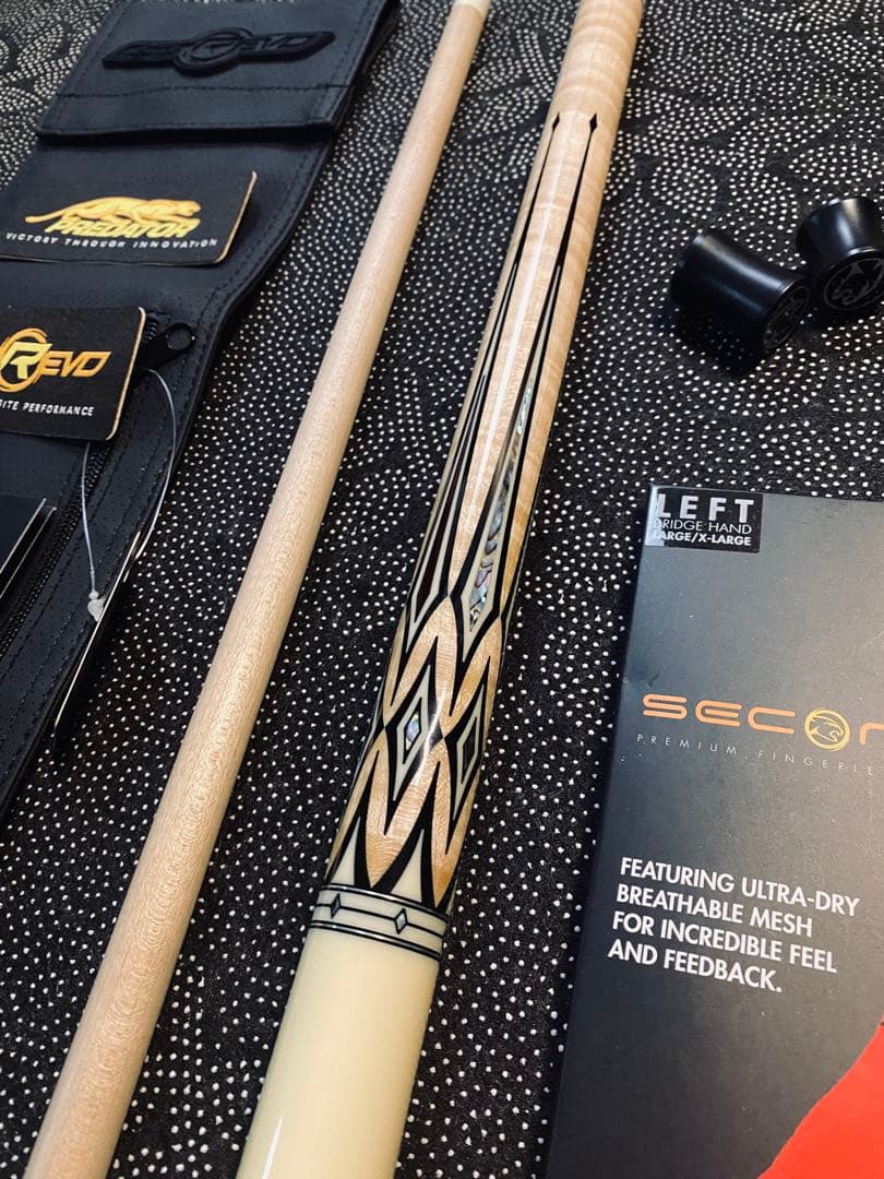 ビリヤードキュー プレデター IKON ◆ EXPRO◆エクステ付属 。。。