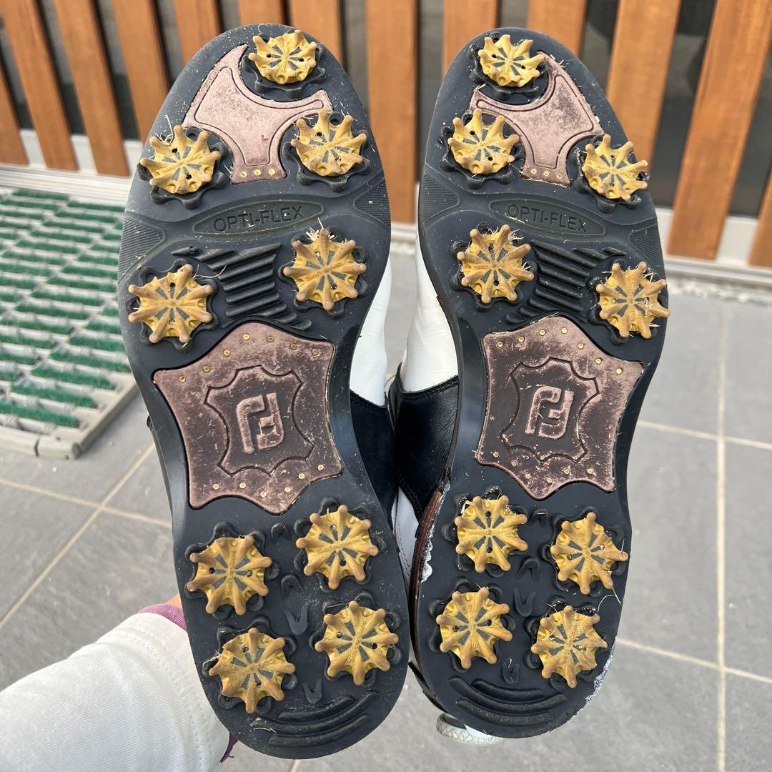 フットジョイアイコン、_ゴルフシューズ ホワイトとブラック レザー　⭐️希少