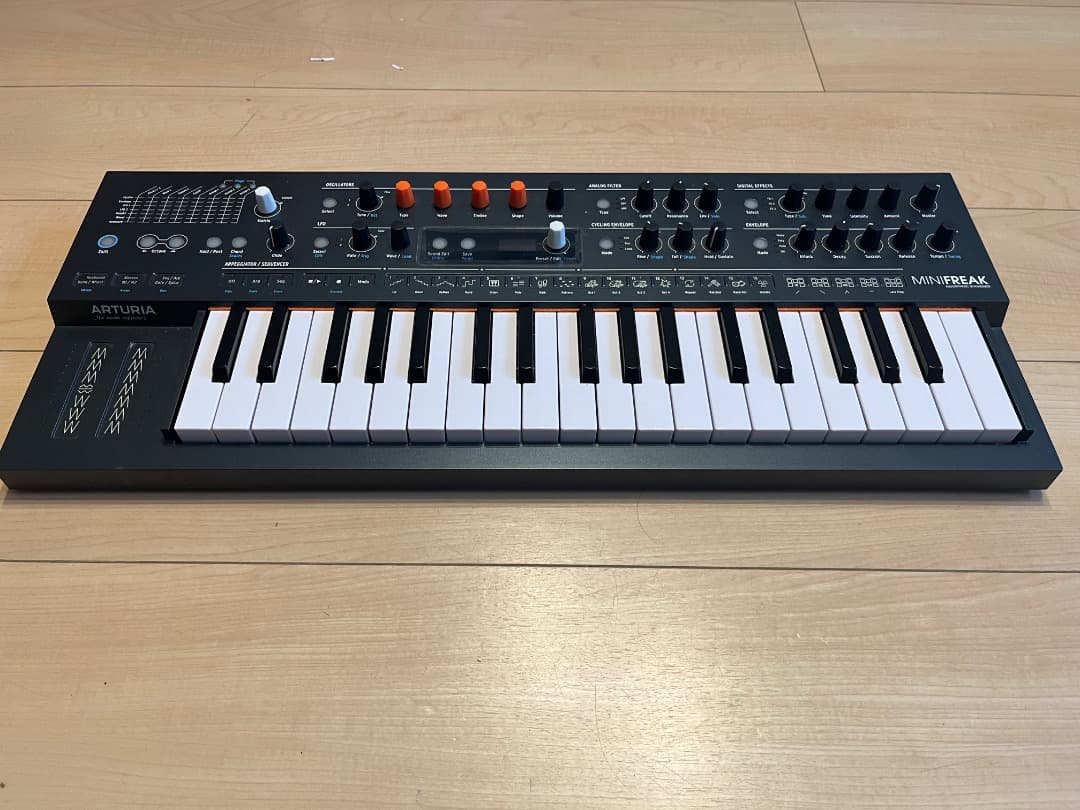 Arturia MiniFreak シンセサイザー