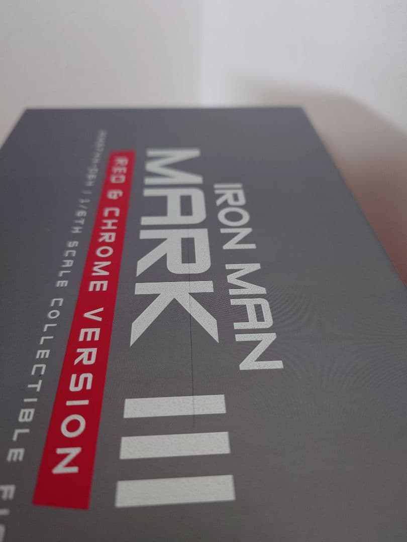 ホットトイズ 1/6アイアンマン・マーク３（レッド＆シルバー版）