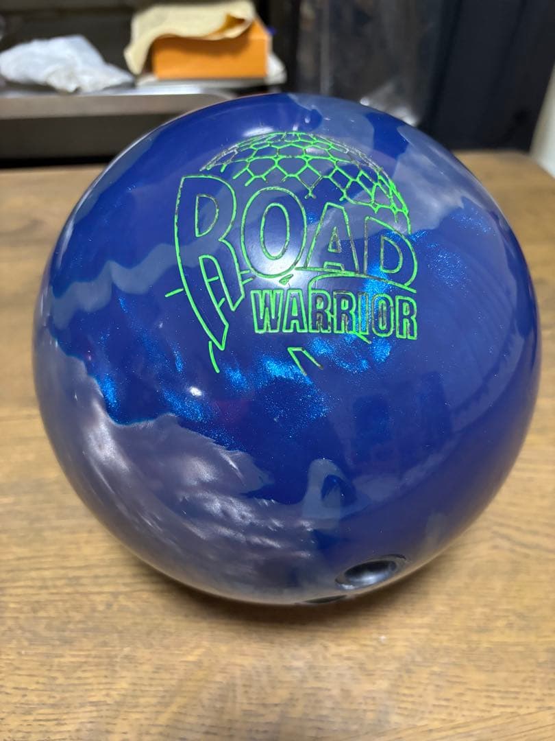 ぴろりんSTORM ROAD WARRIOR ボウリングボール 14ポンド