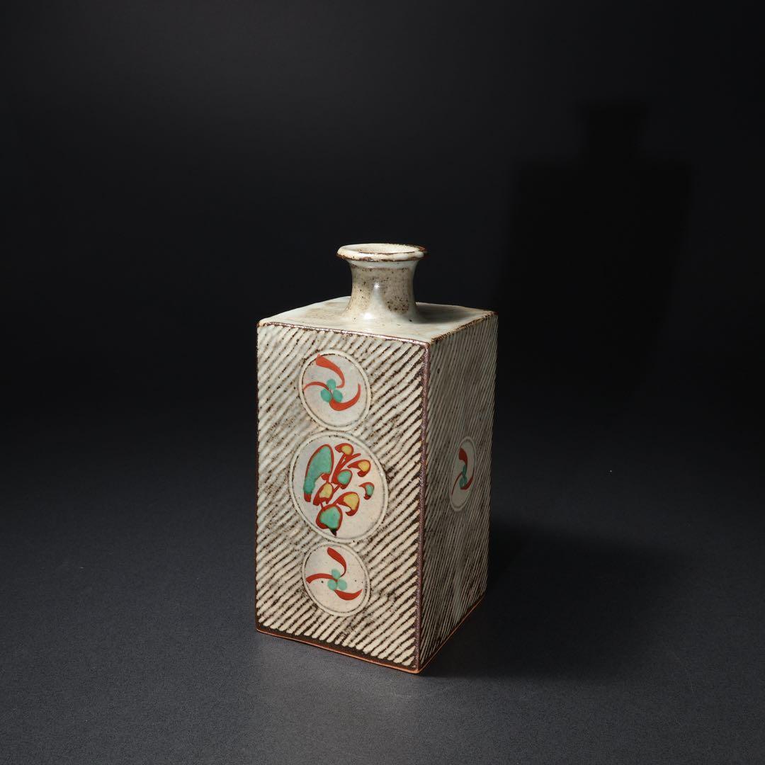 人間国宝　島岡達三　象嵌赤絵方壺　縄文象嵌　角瓶　共箱　R1463K3