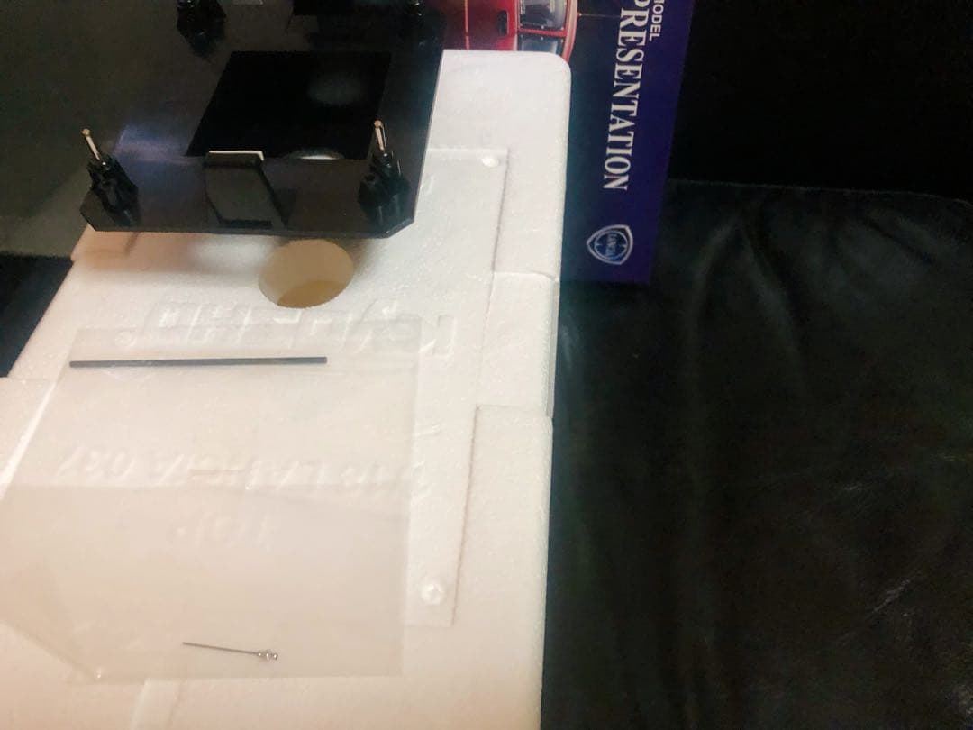 京商　1/18　ランチア　037 ラリー　プレゼンテーション　レッド