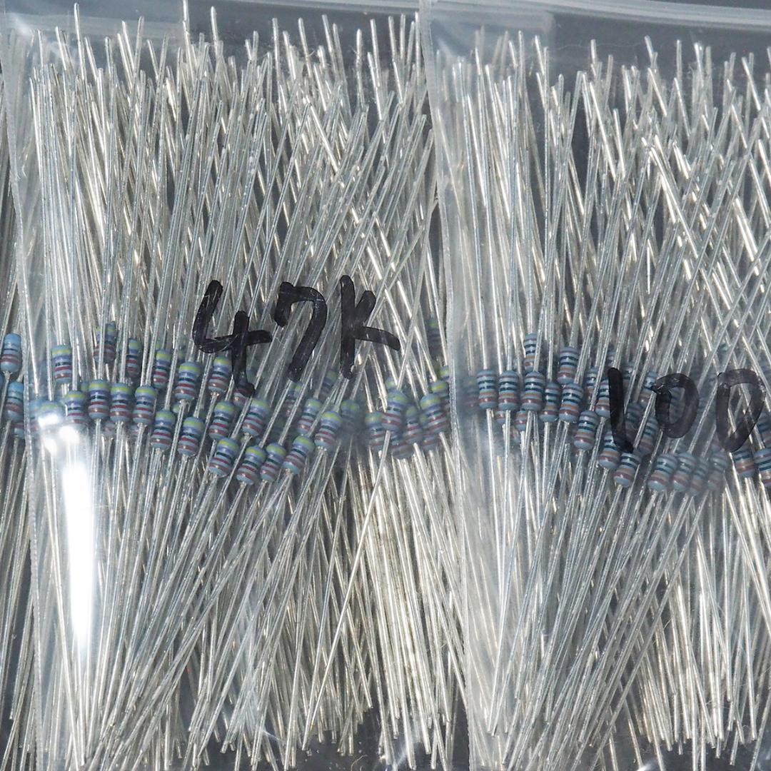 日本製 KOA 1/4W小型金属皮膜抵抗 MFS 約1700本～まとめて