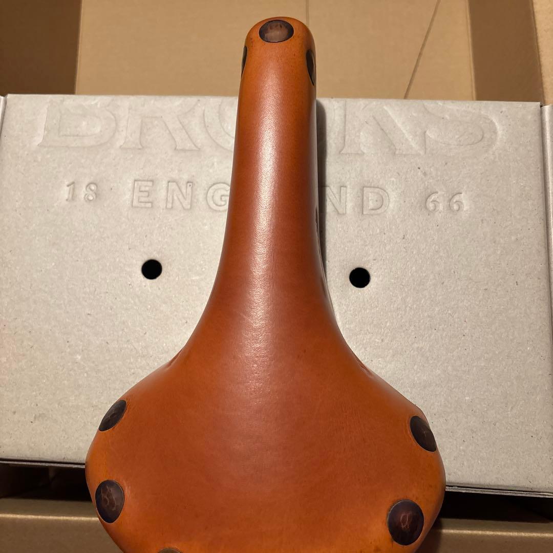 BROOKS ハニー レザーサドル 鋲付き