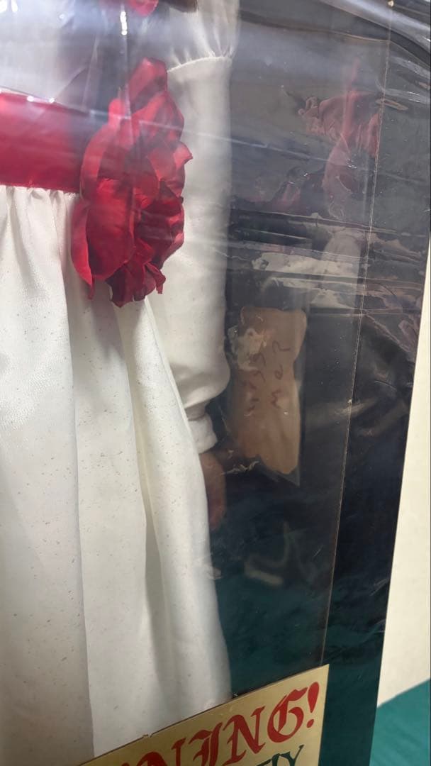 死霊館　アナベル人形　等身大　プロップ　レプリカ