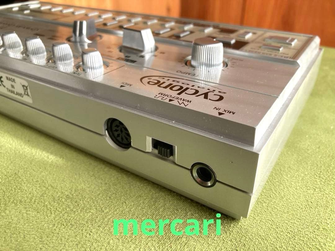 Cyclone Analogic Bass Bot TT-303 mk1 美品