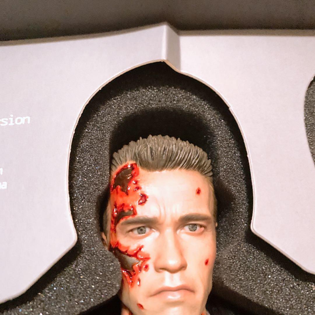 ホットトイズ　DX13　ターミネーター2　T-800　バトルダメージ