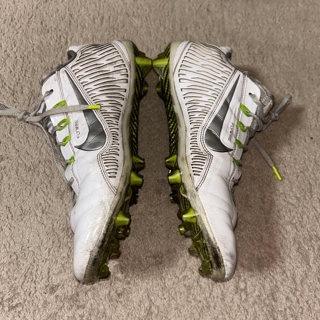 アメリカンフットボール スパイク