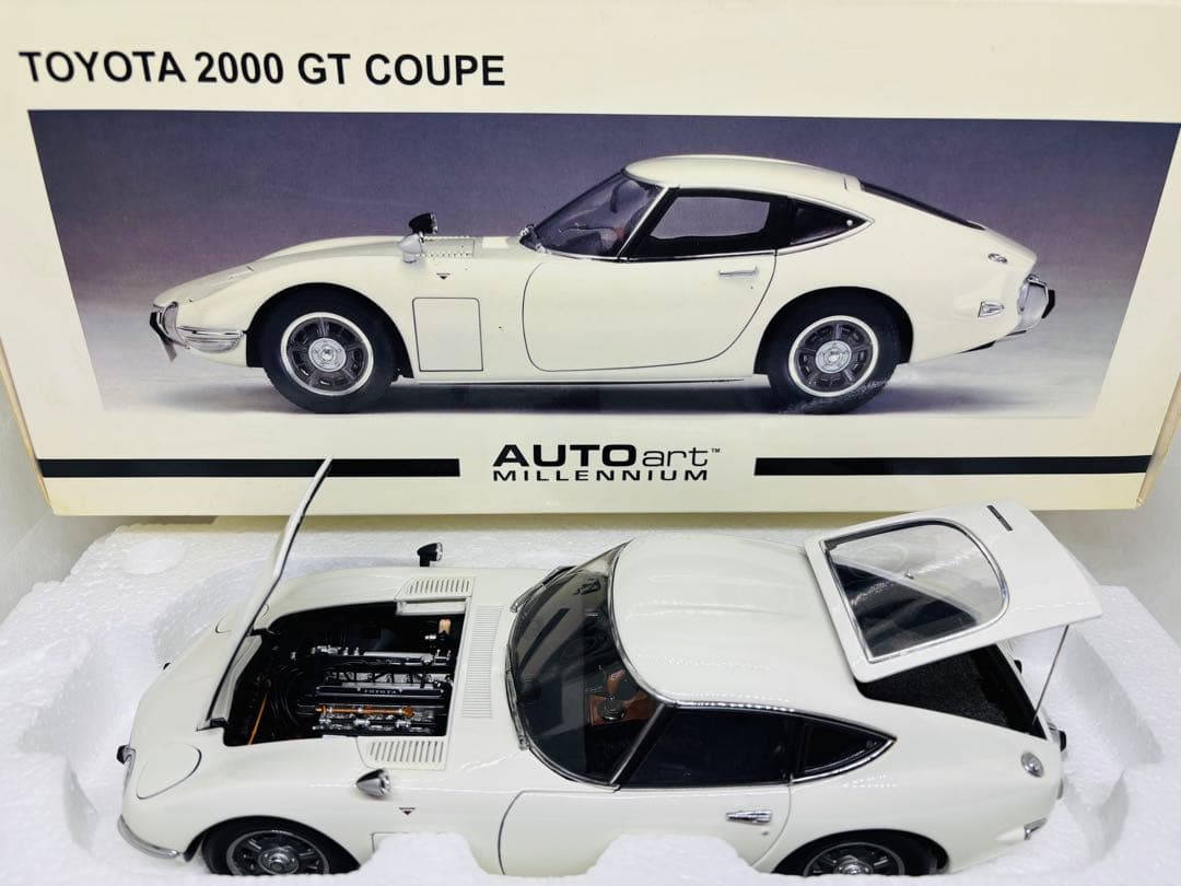 ケ*読様 1/18 AUTOart オートアートTOYOTA 2000GT 大型