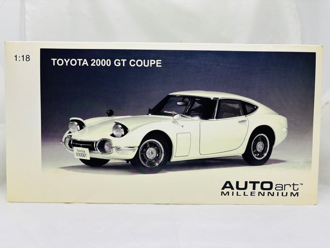 ケ*読様 1/18 AUTOart オートアートTOYOTA 2000GT 大型