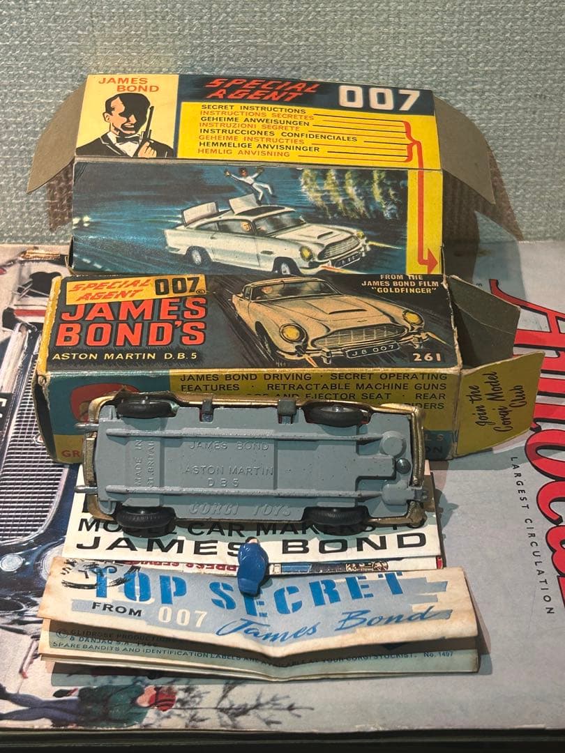 ミニカー CORGI 261 James Bond's Aston Martin DB5