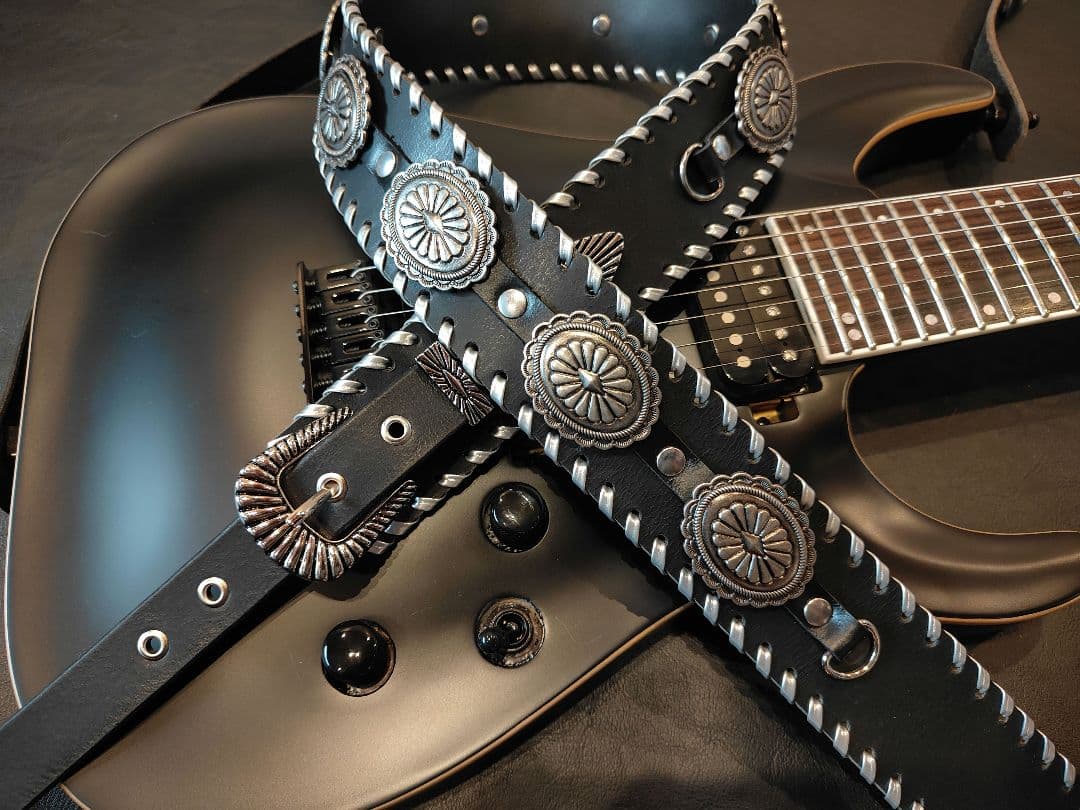 ギターストラップ　本革3mm厚　117〜130cm　ウエスタンバックル