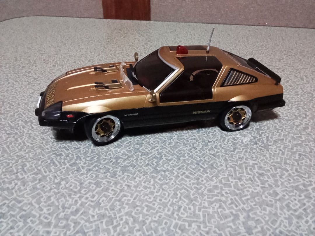 京商ミニッツ 　SUPER Z ゴールド スポーツカー