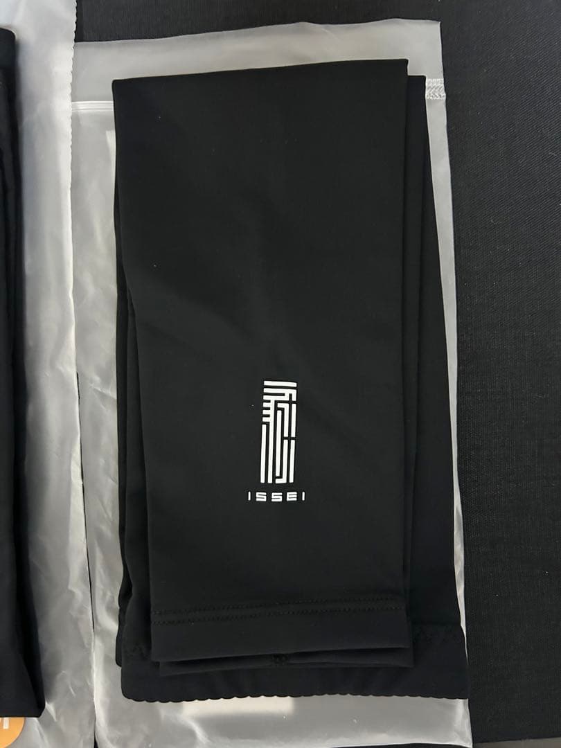 【希少】新品未使用　一誠　アームカバー　レッグカバー　mサイズ