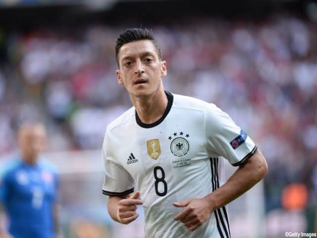 メスト・エジル　ドイツ代表　オーセンティックユニフォーム　adidas