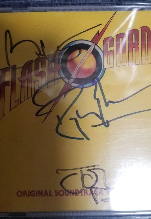 QUEEN　ブライアン・メイ　ロジャー・テイラー　ジョン・ディーコン　直筆サイン