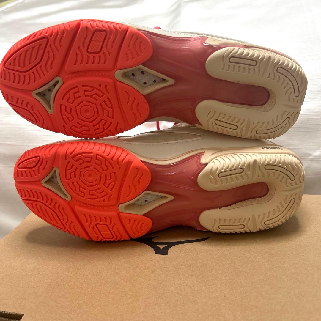 【新品未使用】ミズノウェーブダイバースLG5 限定品　24.0cm