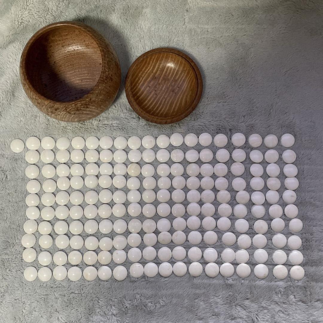 【碁笥・箱付】蛤碁石30号 約8.6mm 雪印 那智黒石 白181個 黒182個